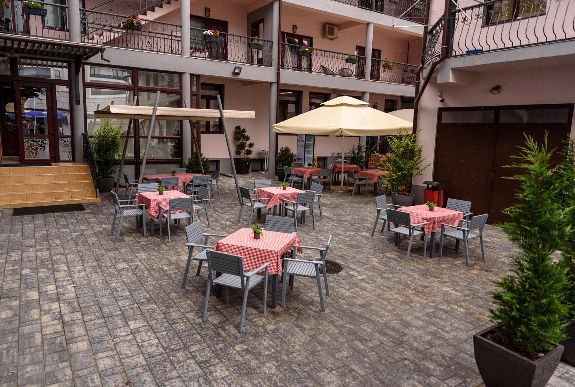 Hotel Stefani Sibiu Exteriör bild